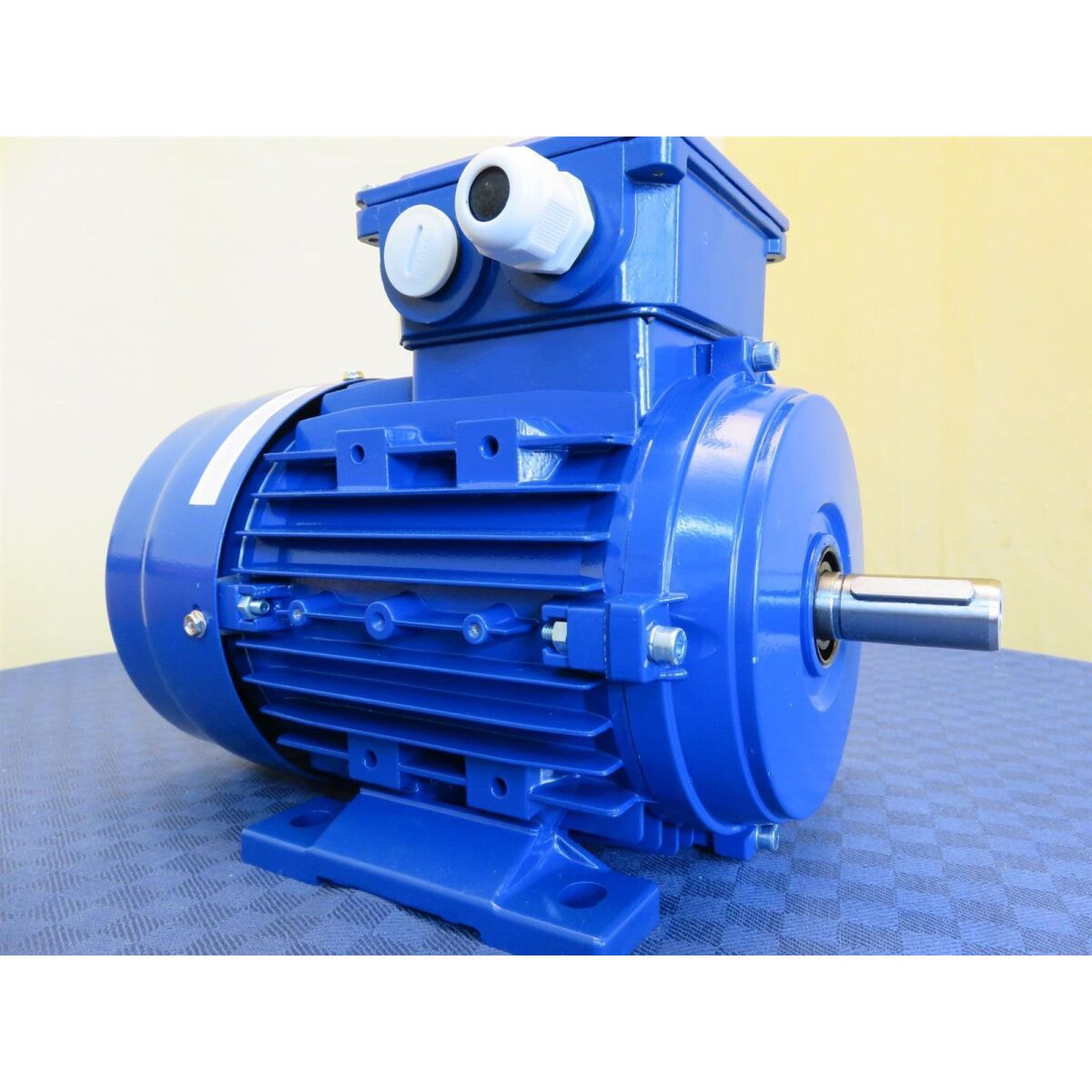 Alren - Driefasige elektromotor 0,37 kW / 0,50 pk, 220/380 V, 1500 tpm, B3 ( voeten), maat 71, 14 mm as